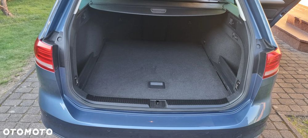 Volkswagen Passat 2.0 TDI (BlueMotion Technology) Comfortline - 23