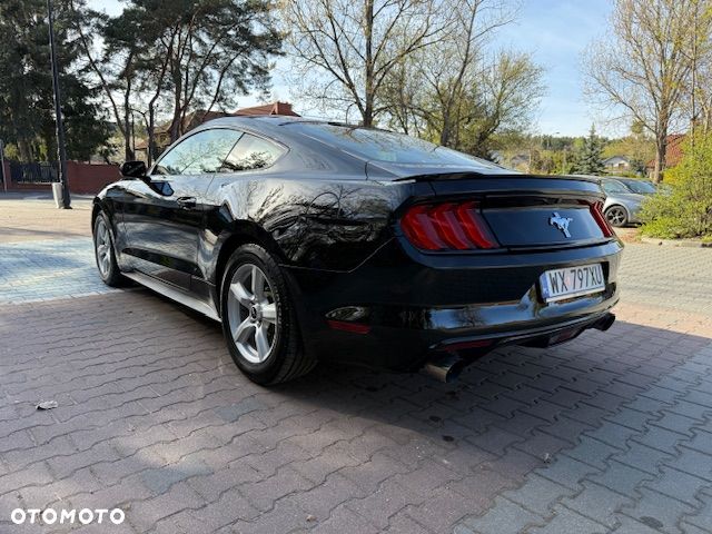 Ford Mustang - 4