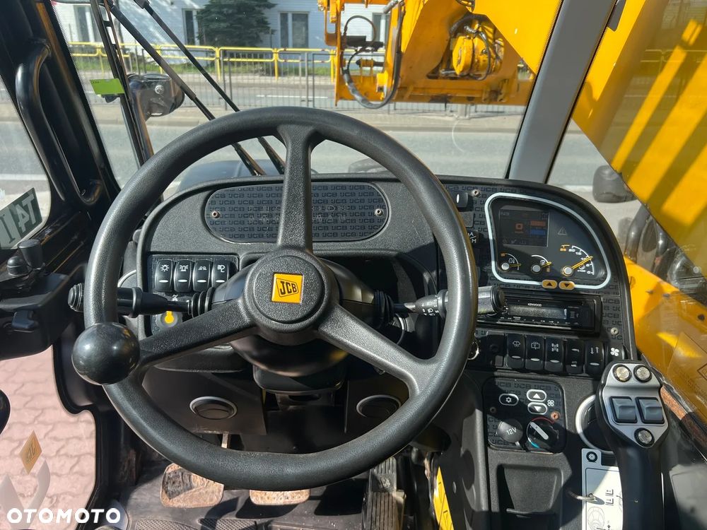 JCB 560-80 - 17