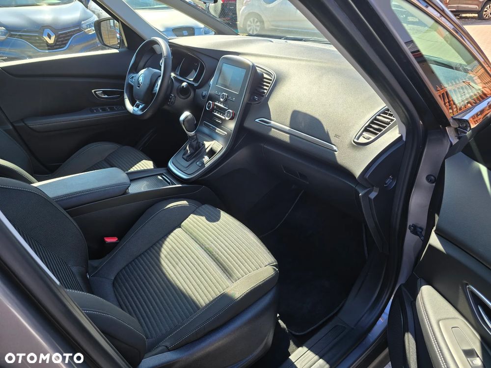 Renault Grand Scenic - 11