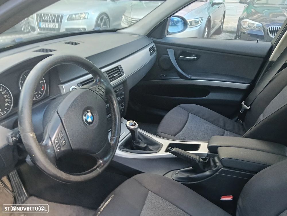 BMW 320 i Exclusive - 5