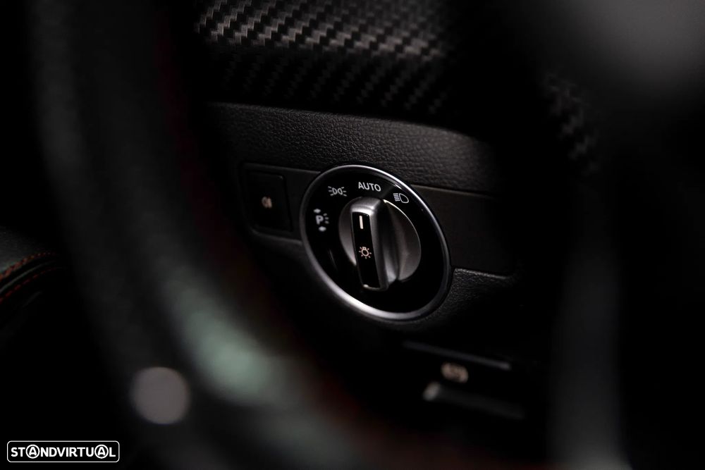 Mercedes-Benz A 180 AMG Line - 22