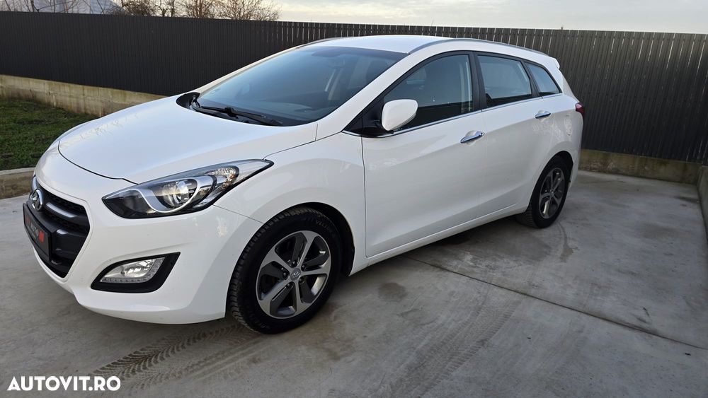 Hyundai i30 blue 1.6 CRDi YES! Gold - 3
