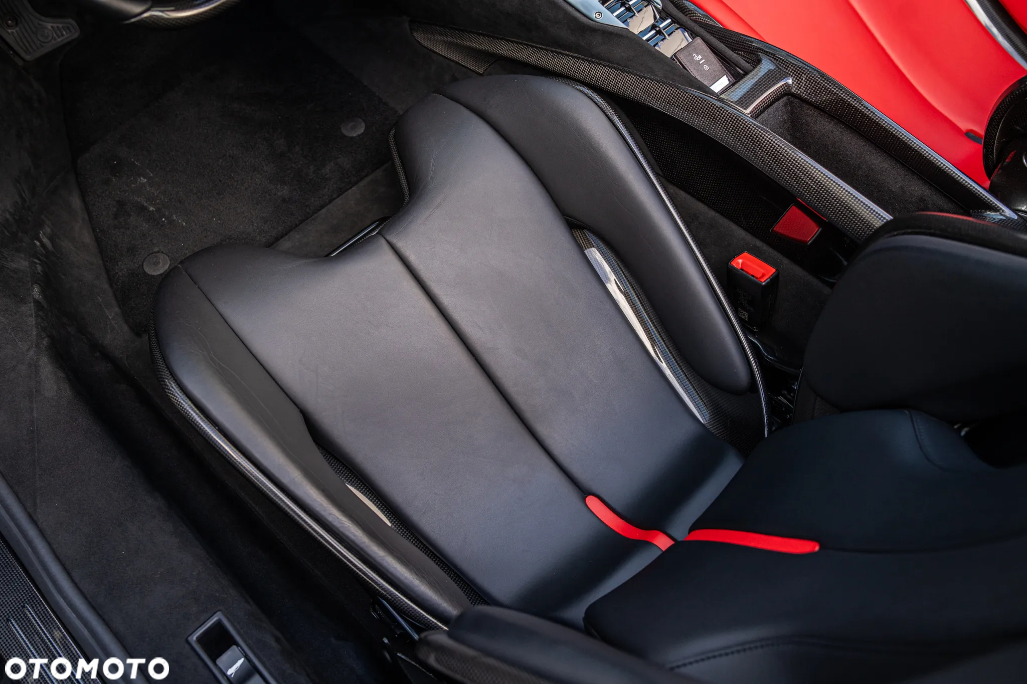 Ferrari SF90 Spider - 13