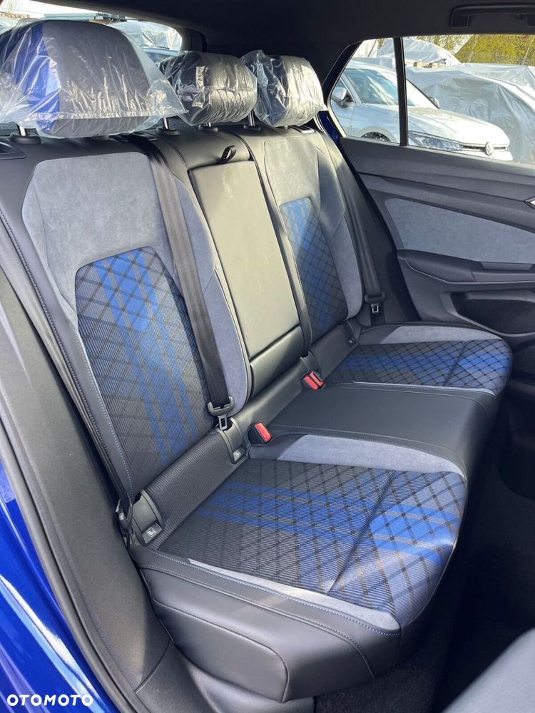 Volkswagen Golf - 9