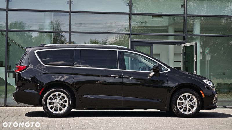 Chrysler Pacifica - 3