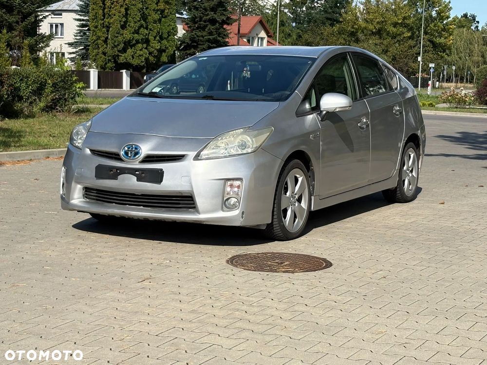 Toyota Prius (Hybrid) Executive - 2