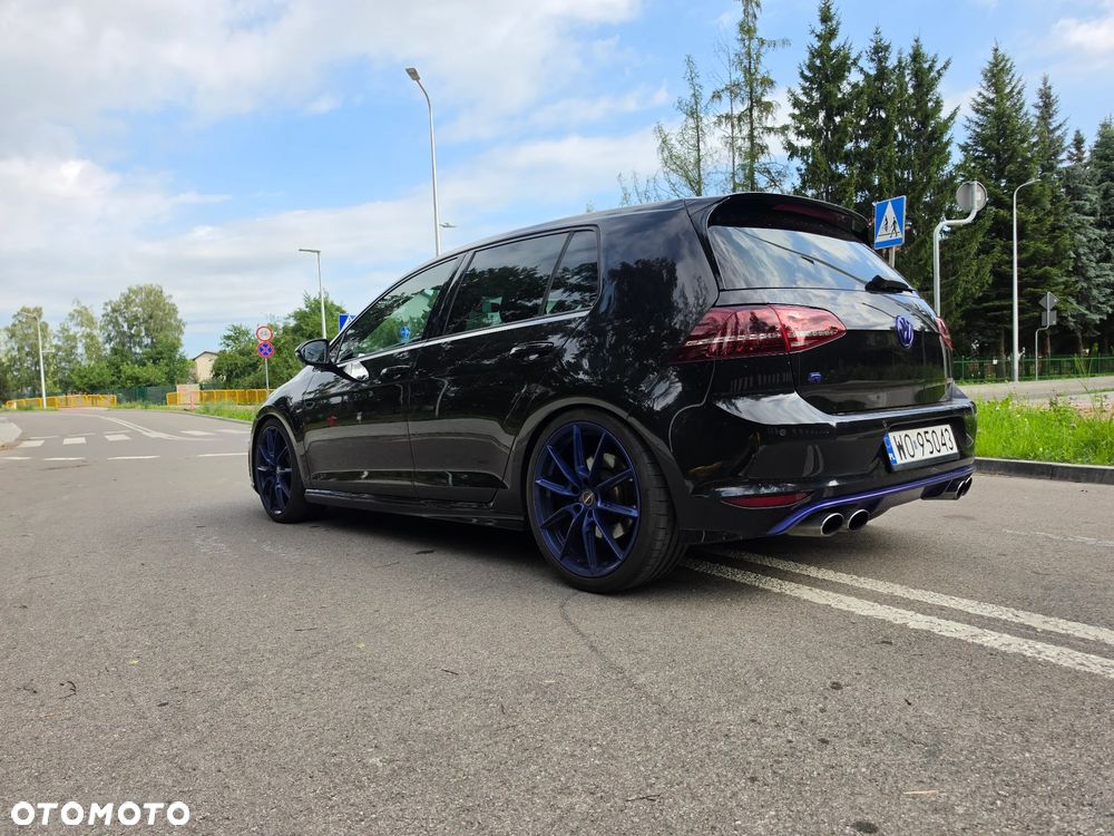 Volkswagen Golf - 10