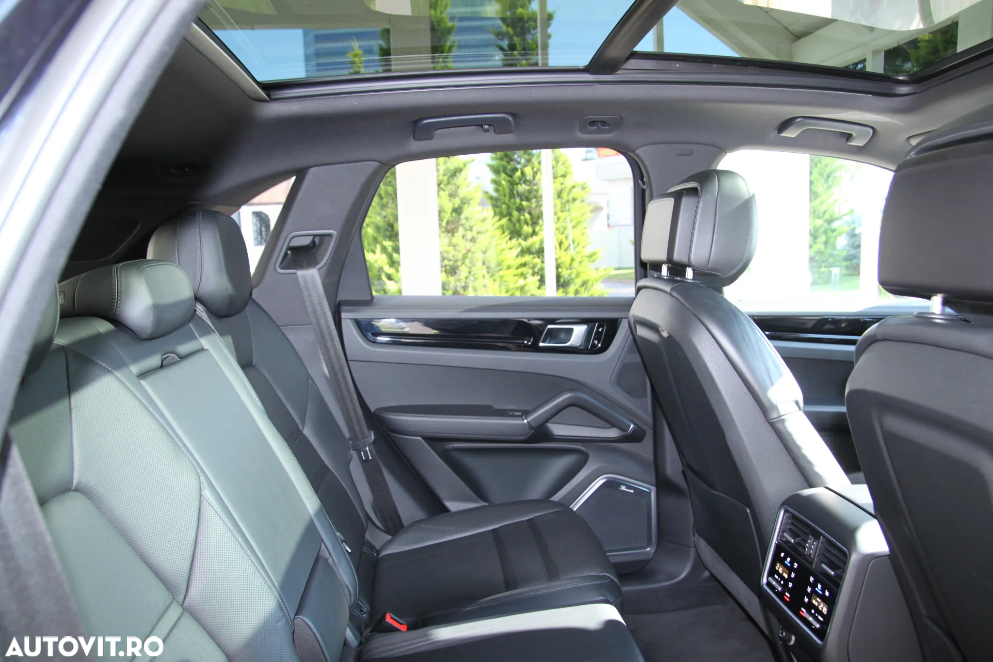 Porsche Cayenne S - 27