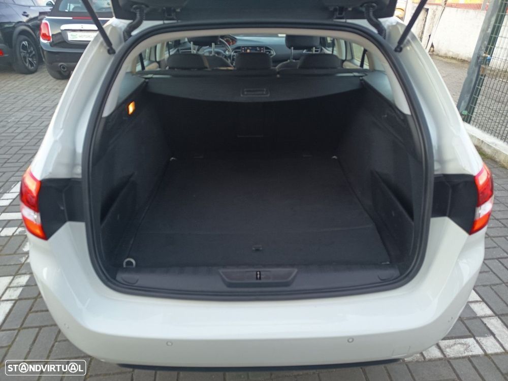 Peugeot 308 SW 1.2 PureTech Style - 12