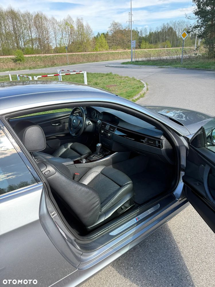 BMW Seria 3 330d xDrive - 13