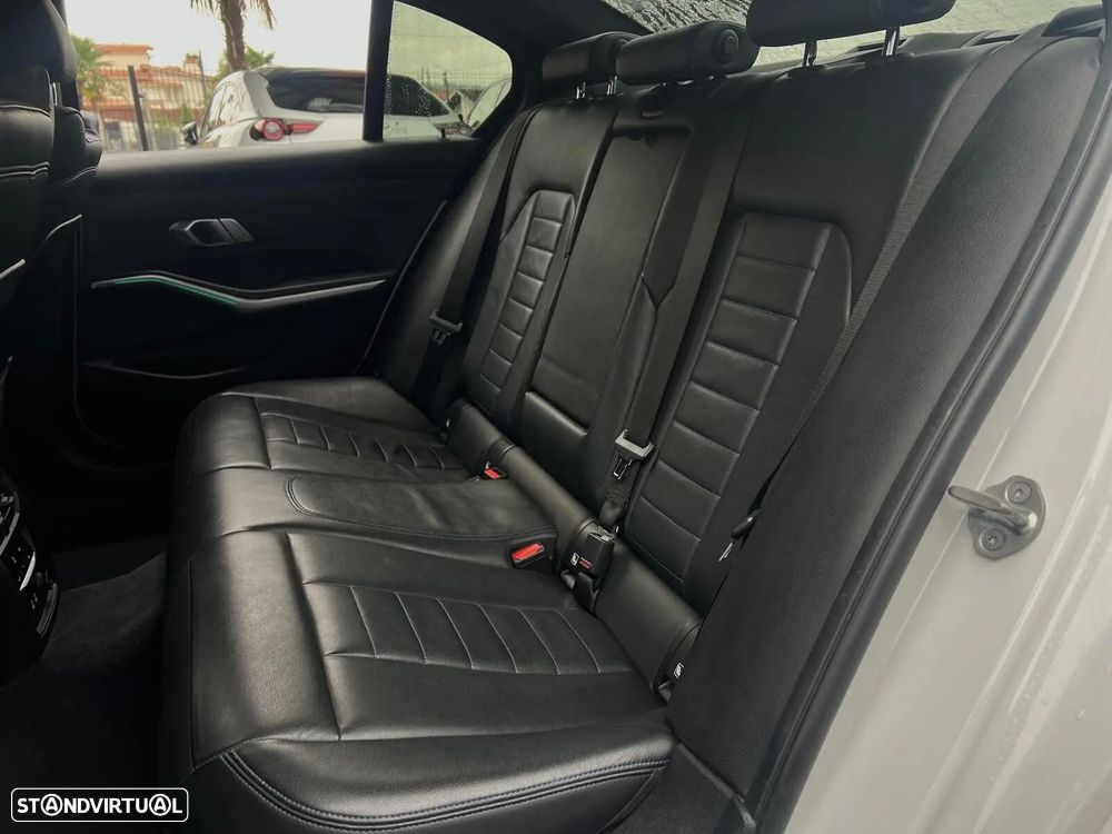 BMW 320 d Pack M Auto - 10