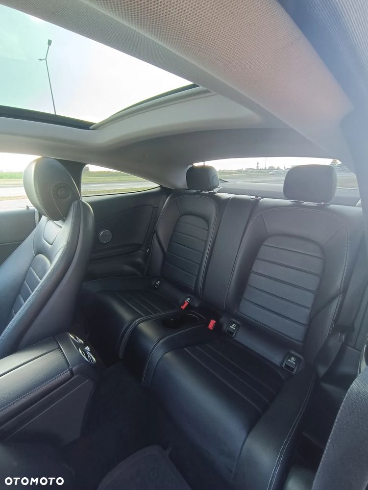 Mercedes-Benz Klasa C 300 7G-TRONIC Edition 1 - 14