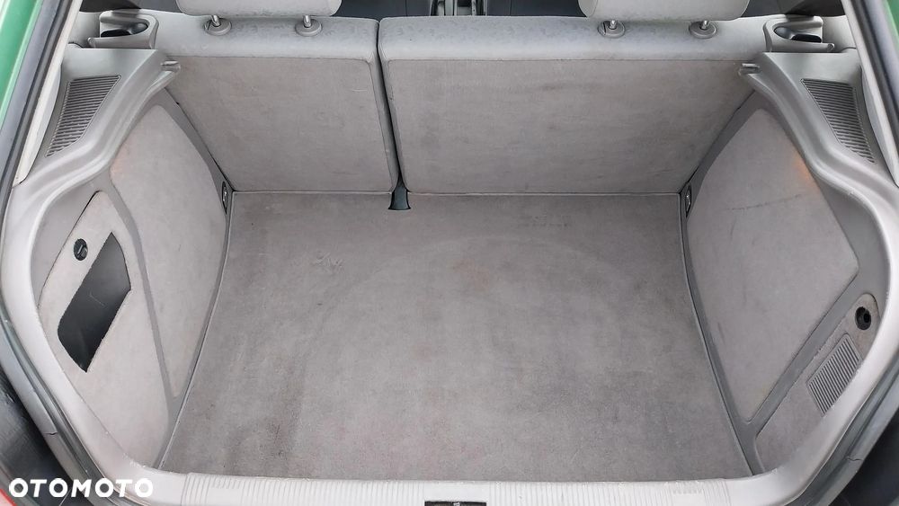 Audi A3 3-drzwiowe 1.6 Ambiente - 18