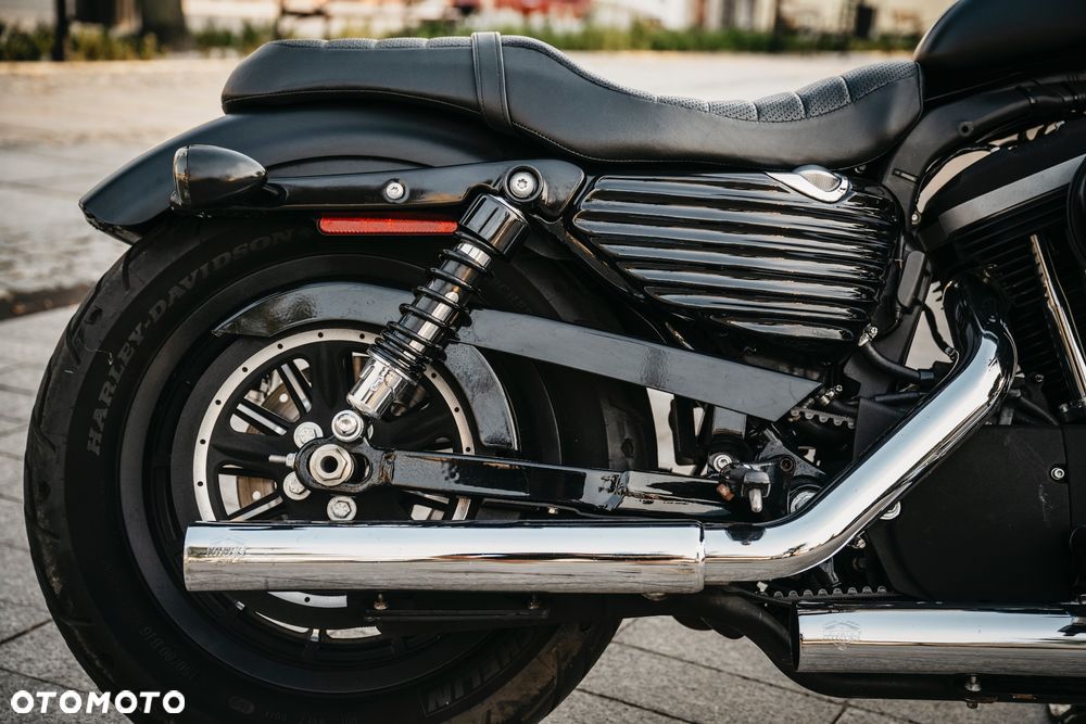 Harley-Davidson Sportster Iron 883 - 5