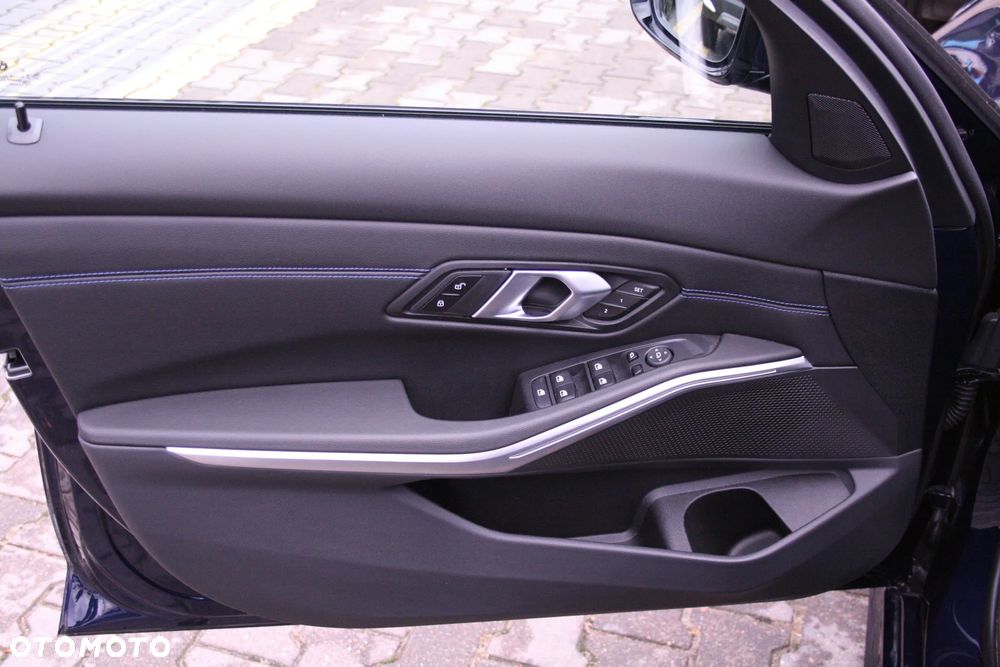 BMW Seria 3 320d xDrive M Sport sport - 10