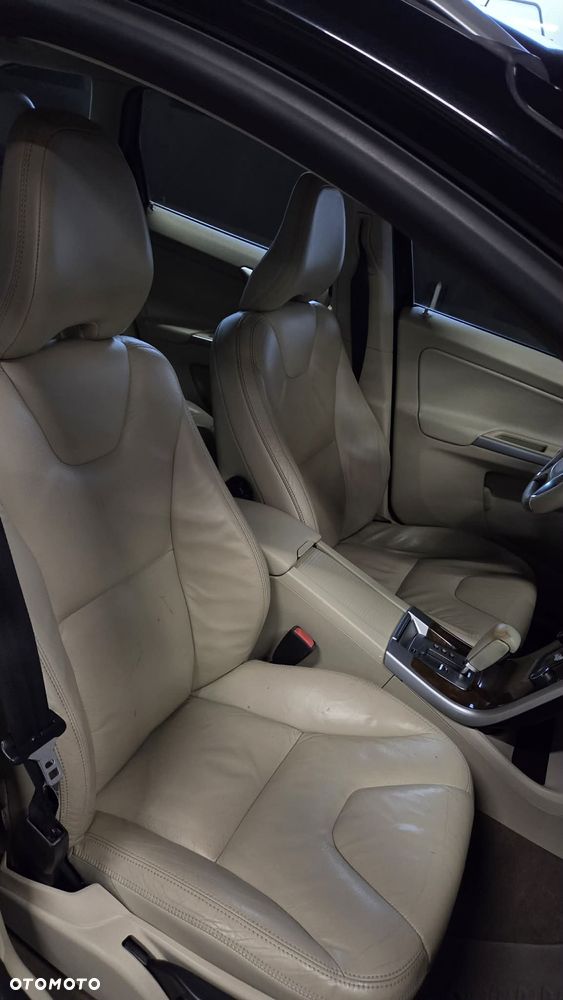 Volvo XC 60 2.4D AWD Summum - 9