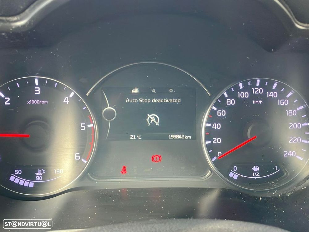 Kia Carens 1.7 CRDi ISG TX - 10