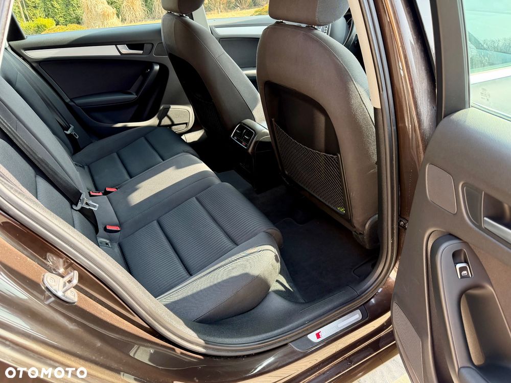 Audi A4 Avant 2.0 TDI DPF clean diesel multitronic S line Sportpaket - 26