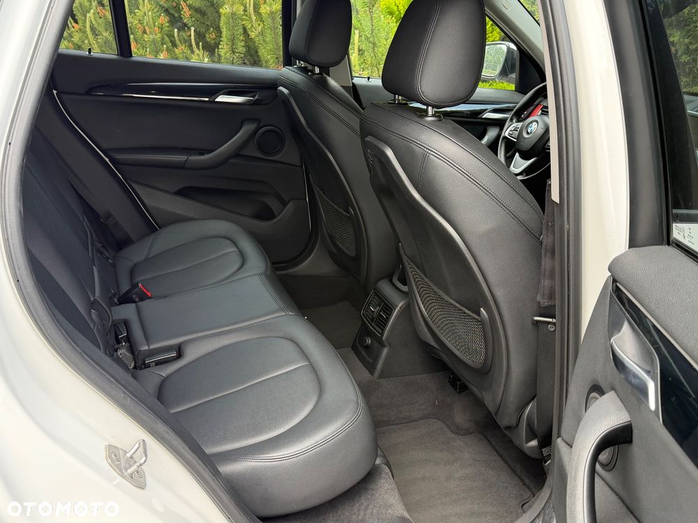 BMW X1 sDrive18d Sport Line - 11