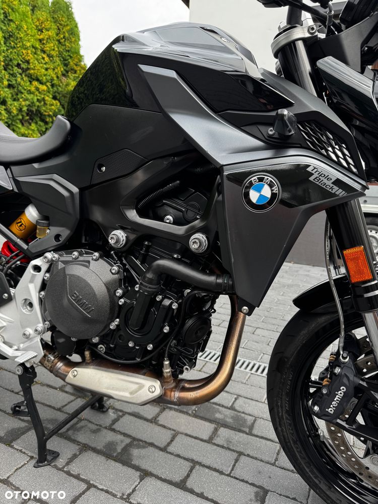 BMW F - 8