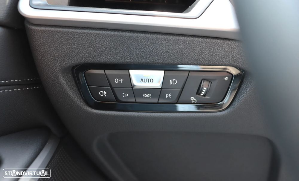 BMW 320 e Line Sport Auto - 35