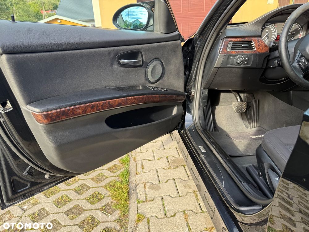 BMW Seria 3 320d DPF Touring - 19