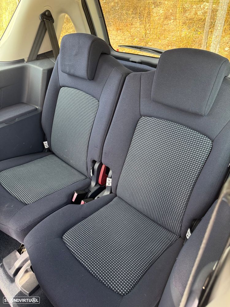 Peugeot 1007 - 10