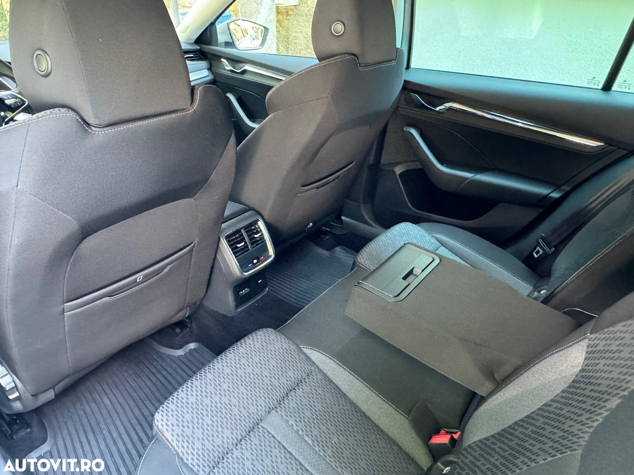 Skoda Octavia 2.0 TDI DSG Style - 10
