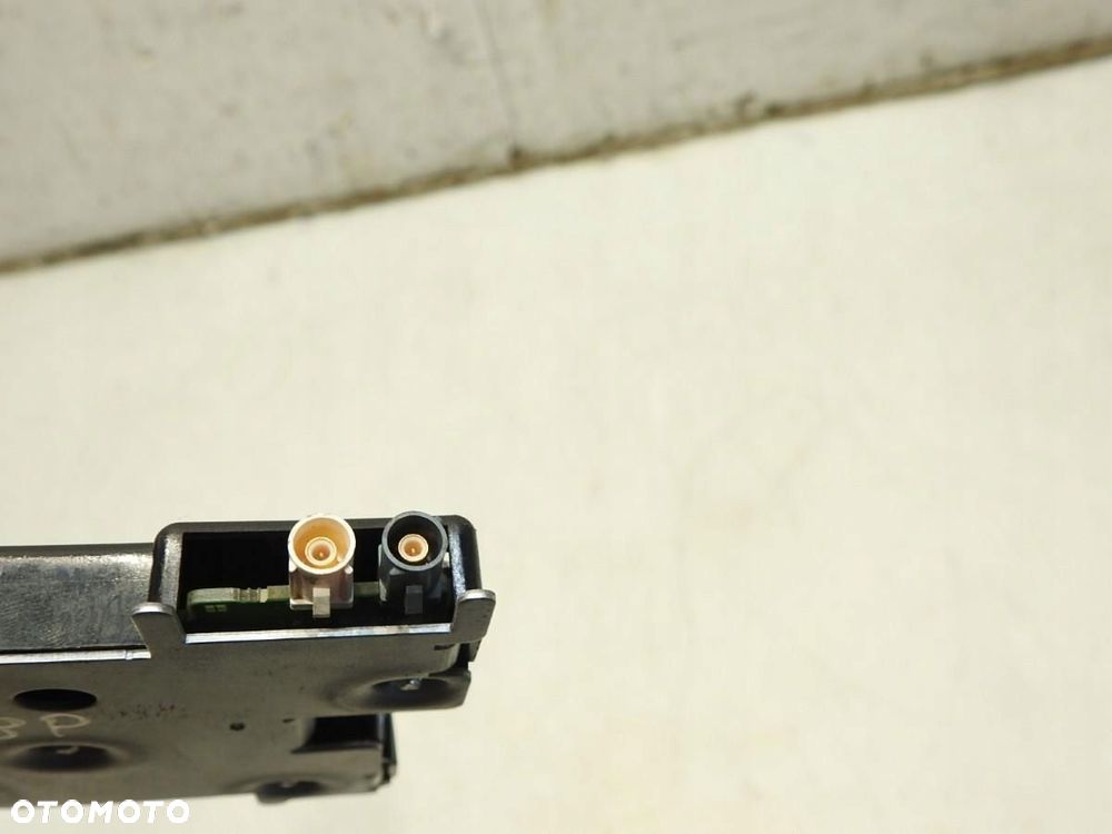 WZMACNIACZ ANTENY AUDI A3 8P 8P4035225D - 4