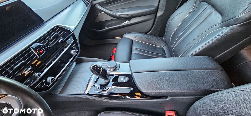 BMW Seria 5 520d M Sport sport - 4