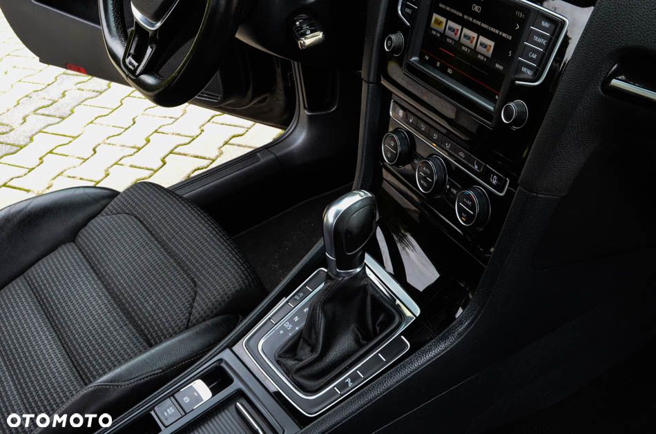 Volkswagen Golf 2.0 TDI (BlueMotion Technology) DSG Highline - 40