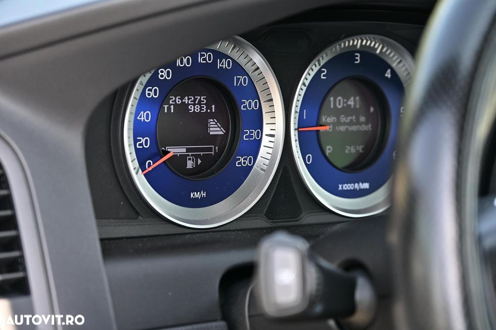 Volvo XC 60 D5 AWD Aut. RDesign - 9