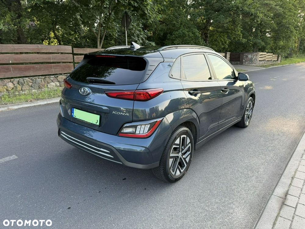 Hyundai Kona 49kWh Executive Plus - 4