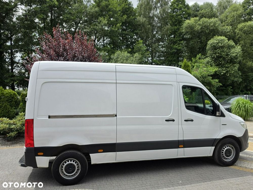 Mercedes-Benz Sprinter - 4