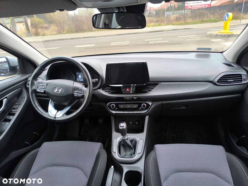 Hyundai i30 1.5 DPI Classic + - 19