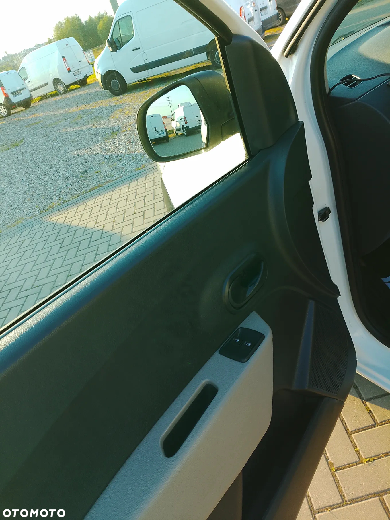 Dacia Dokker L2 Long Maxi Nowa Izoterma Chłodnia Mroźnia do lodów minus 20 stopni Carrier PL na stoku - 15