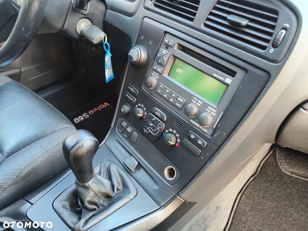 Volvo S60 2.4 Momentum - 22