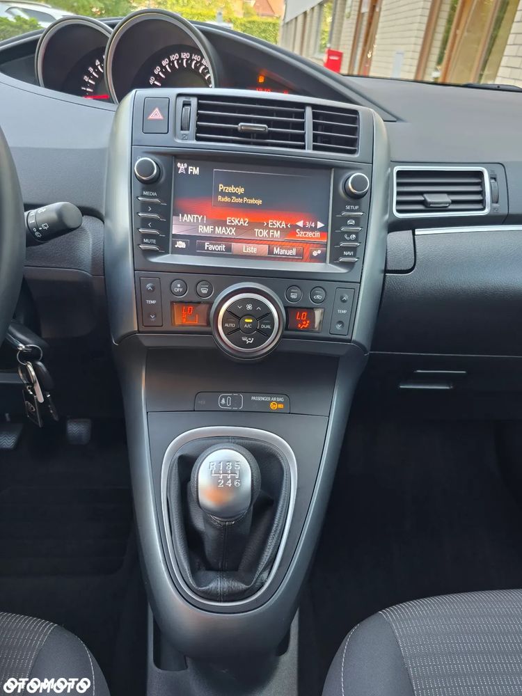 Toyota Verso - 36