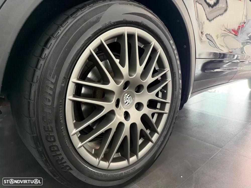 Porsche Cayenne Platinum Edition - 7