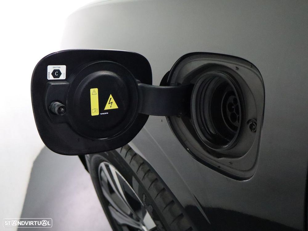 Volvo XC 60 2.0 T6 PHEV Inscription AWD - 27