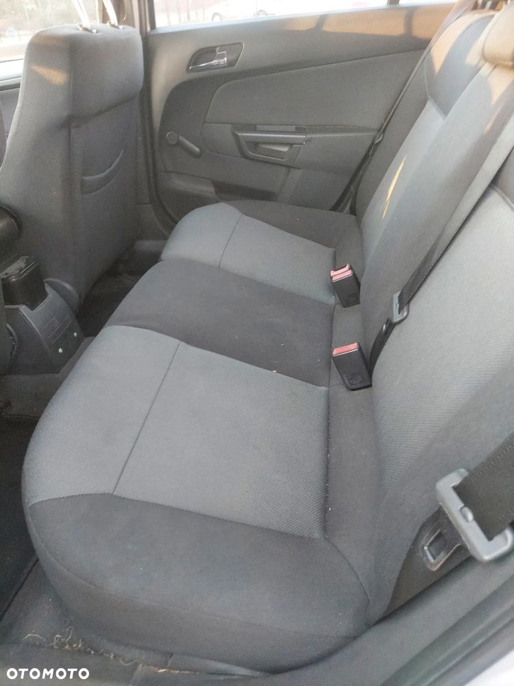 Opel Astra 1.9 CDTI 111 - 3