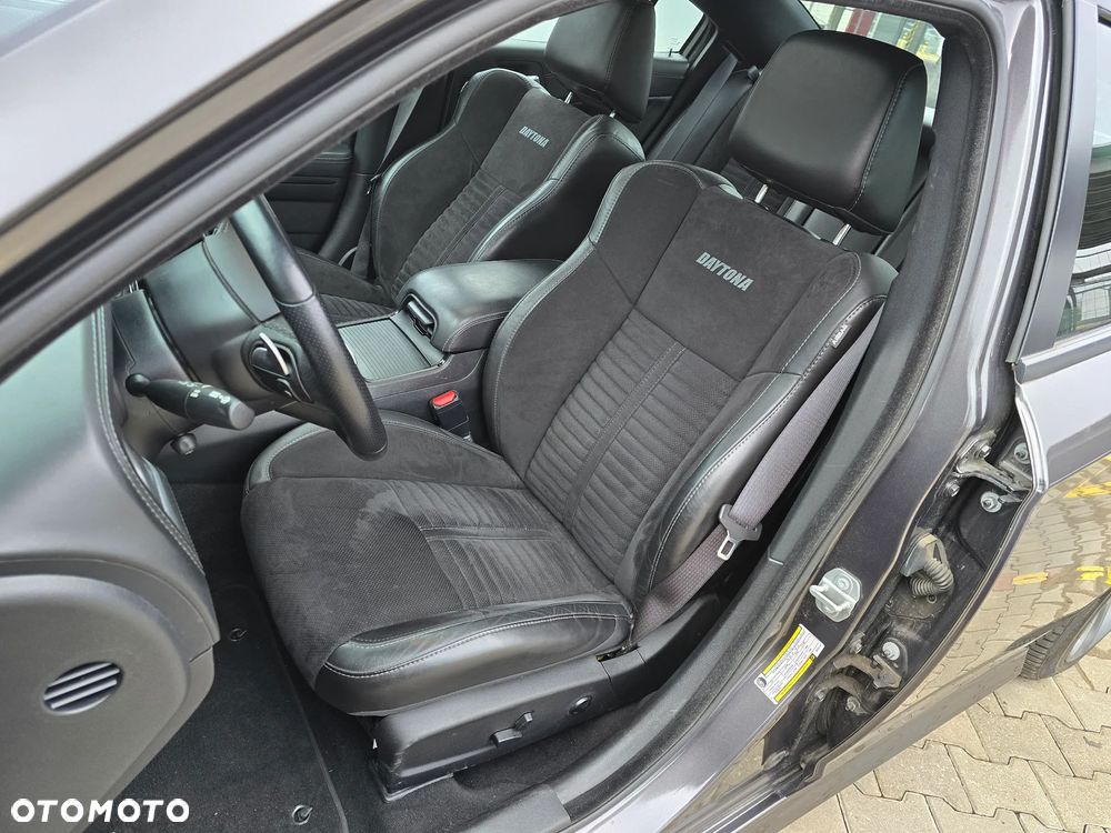 Dodge Charger 5.7 R/T Daytona - 16