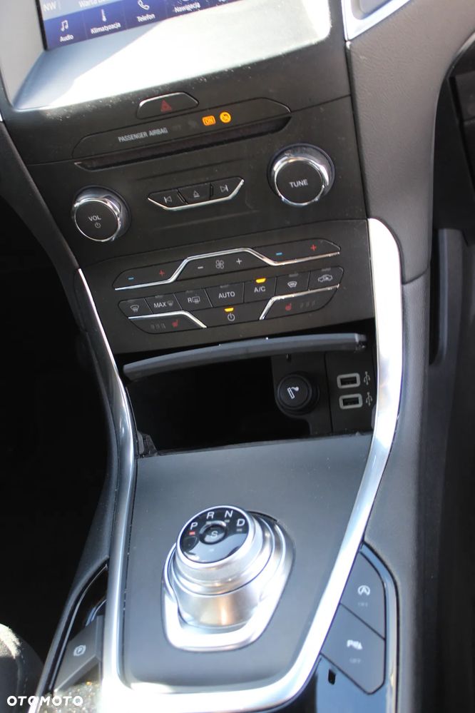 Ford S-Max 2.0 EcoBlue Titanium - 12