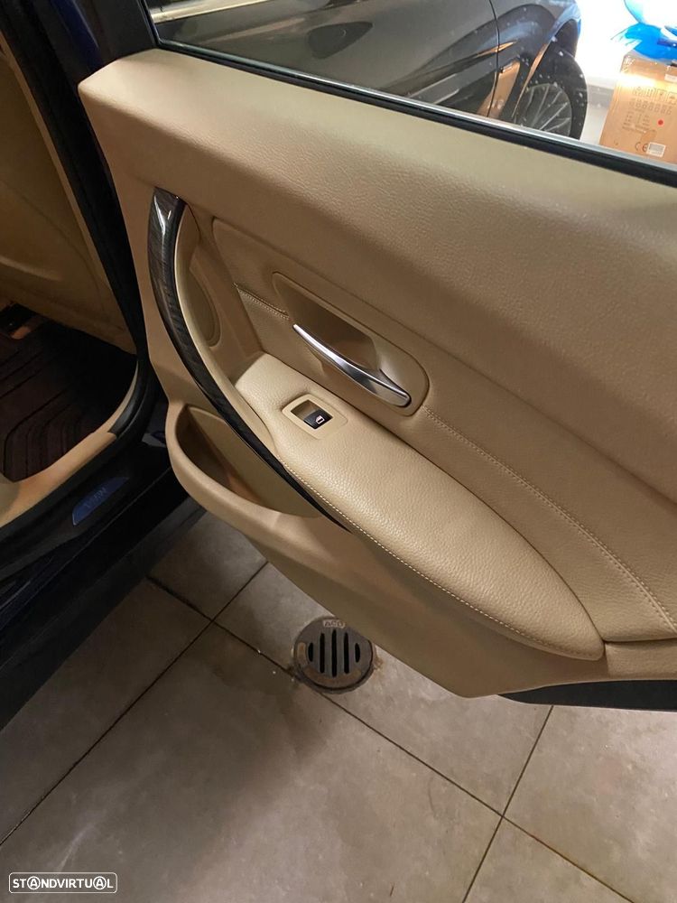 BMW 320 d Auto Line Luxury - 9