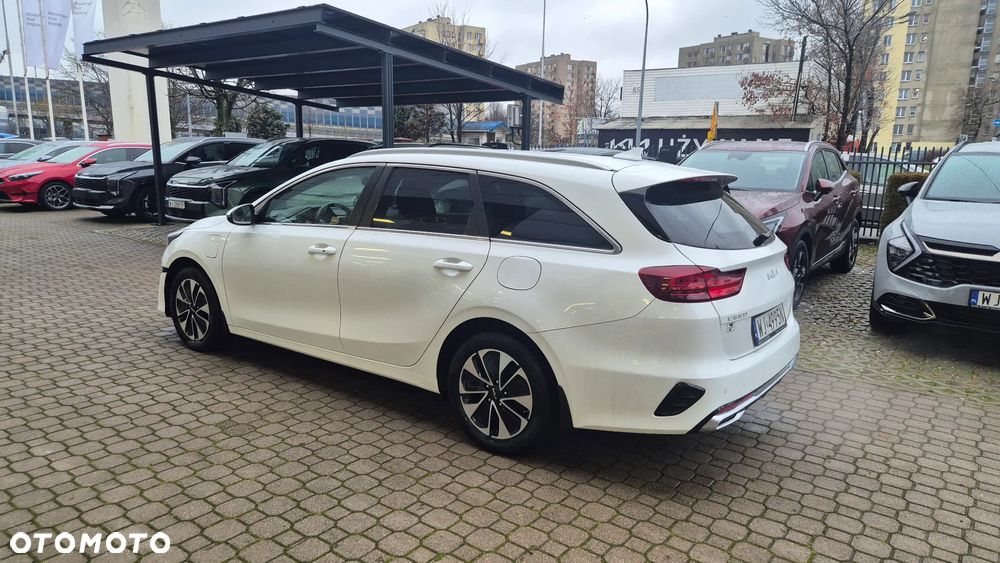 Kia Ceed 1.6 GDI PHEV L DCT - 9