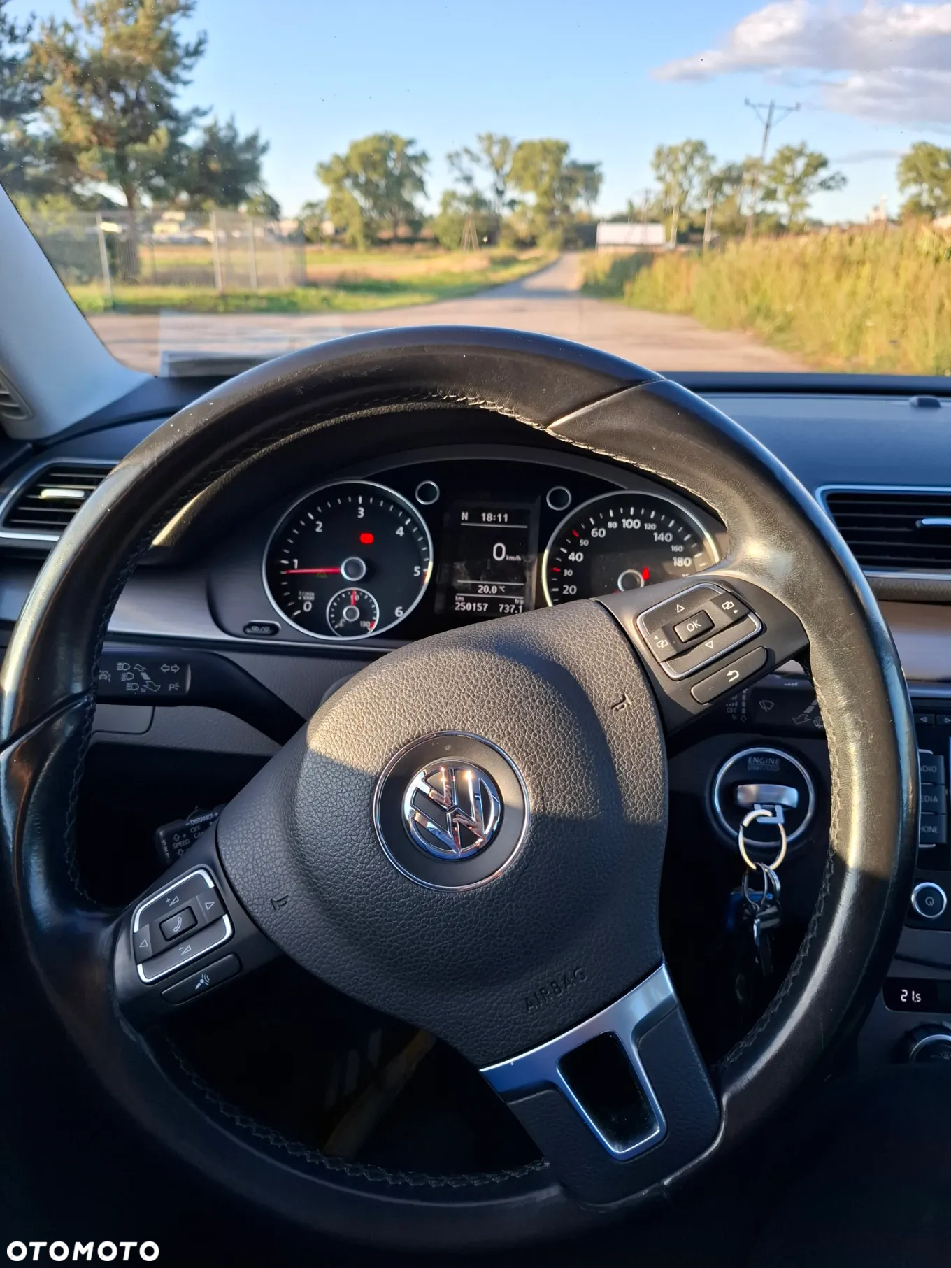Volkswagen Passat - 12