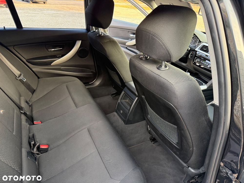 BMW Seria 3 316d - 33