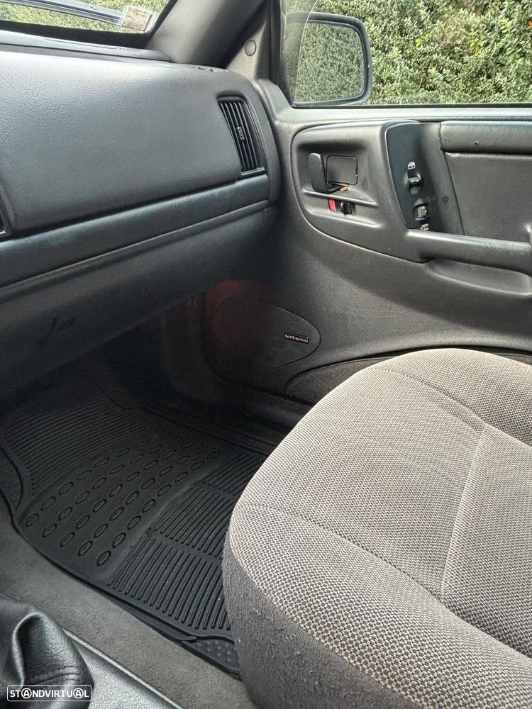 Jeep Grand Cherokee 2.5 TD Official - 4