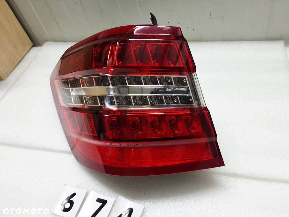 MERCEDES E-KLASA W212 TYLNY LEWA LAMPA LED KOMBI ŁADNA 2009-2013 ROK - 2